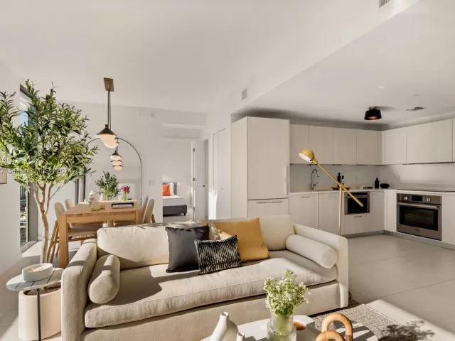 2-bedroom condo for rent in Miami - 501 NE 31st St 2209 - MondialRealty