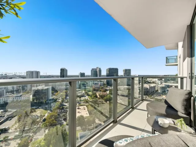 2-bedroom condo for rent in Miami - 501 NE 31st St 2209 - MondialRealty