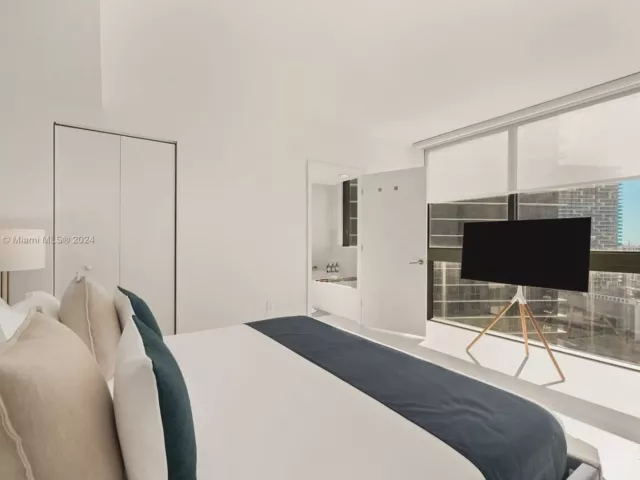 2-bedroom condo for rent in Miami - 501 NE 31st St 2209 - MondialRealty