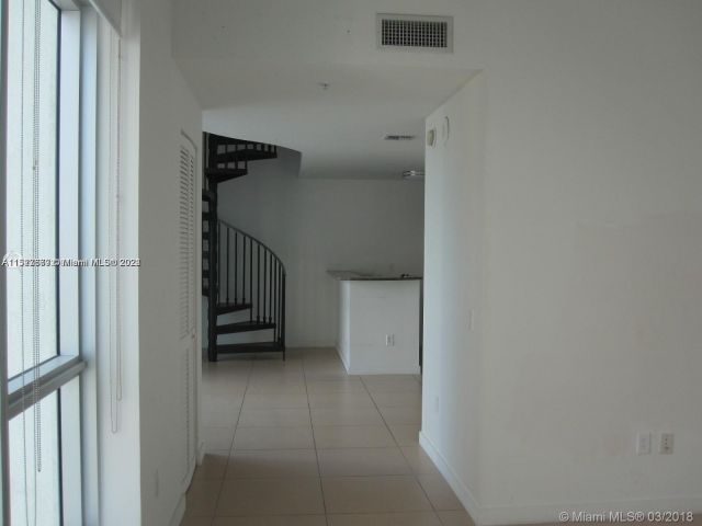 Apartment for rent  Unit # - photo 4964623