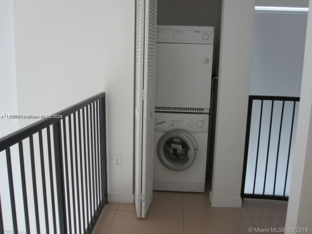 Apartment for rent  Unit # - photo 4964629