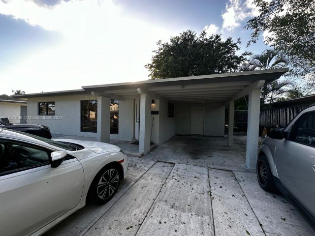 Home for rent at 2021 NW 12th Ave - photo 4967504