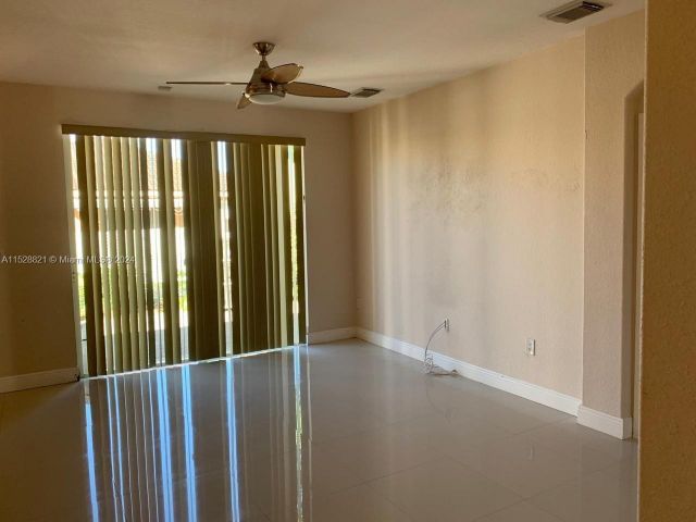 Home for rent at 15555 SW 23rd Ln 0 - photo 4970490
