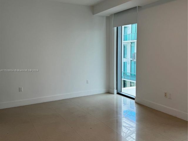 Home for rent at 6000 Collins Ave 313 - photo 5468180