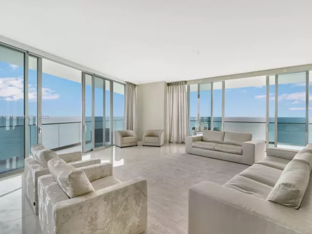 4-bedroom condo for sale in Sunny Isles Beach - 18975 Collins Ave 2000 - MondialRealty
