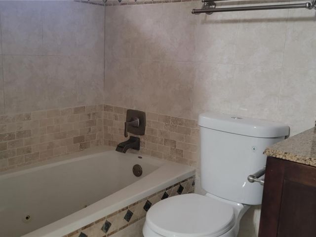 Home for rent at 560 NW 82nd Pl 308 - photo 4975259