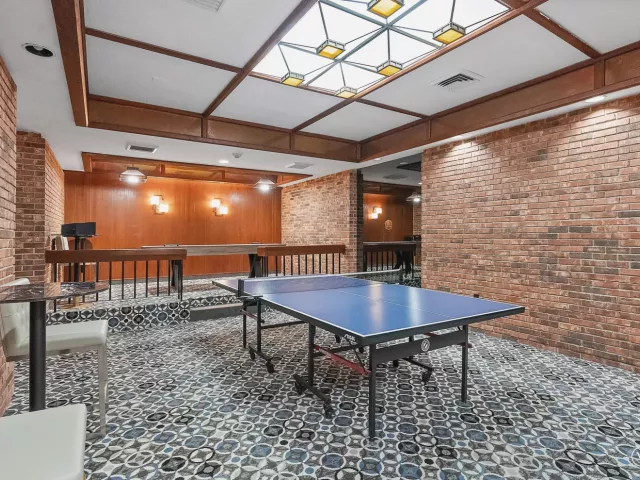 2-bedroom condo for sale in Hollywood - 2751 S Ocean Drive 504n - MondialRealty