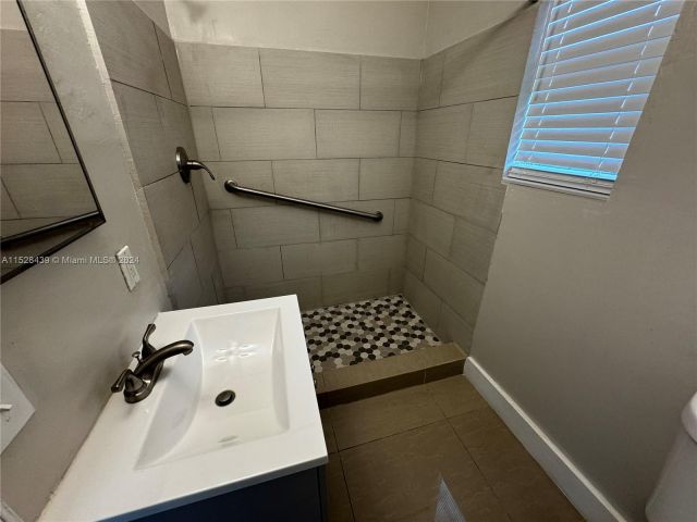 Home for rent at 1111 NW 77th St 1111 - photo 4981602