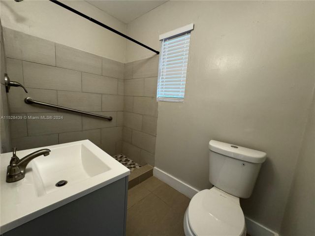 Home for rent at 1111 NW 77th St 1111 - photo 4981603