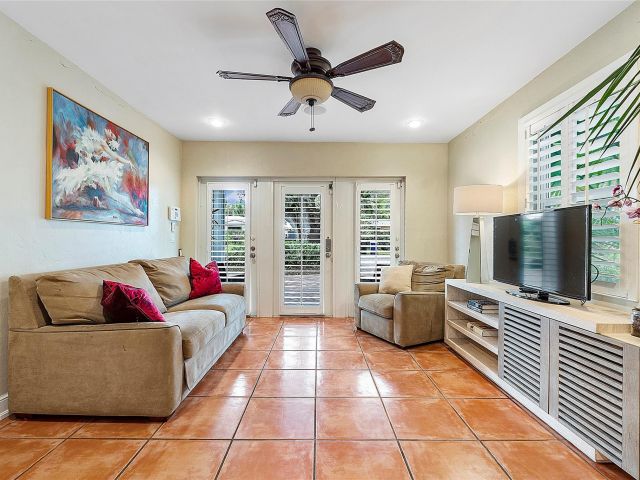 Home for sale at 925 SW 21st St - photo 5024730