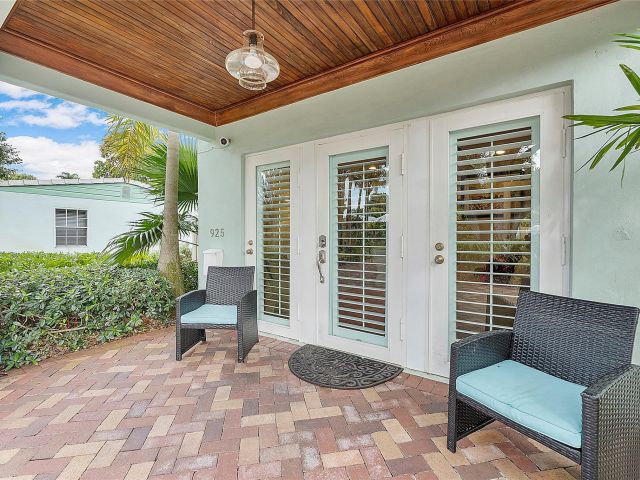 Home for sale at 925 SW 21st St - photo 5024731