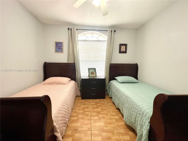 Home for rent at 9929 NW 29th Ter - photo 4985966