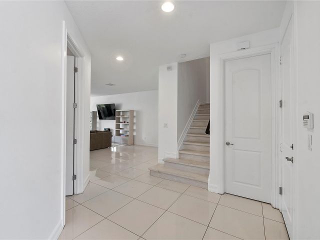 Home for sale at 100 NW 69th Circle 93 - photo 5393923