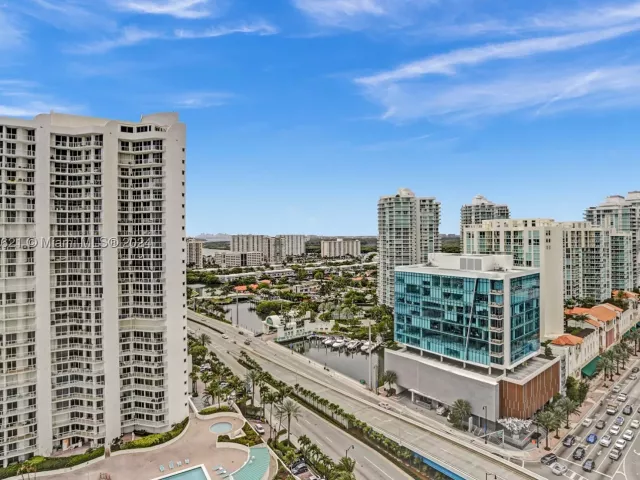 2-bedroom condo for rent in Sunny Isles Beach - 16699 Collins Ave 2209 - MondialRealty