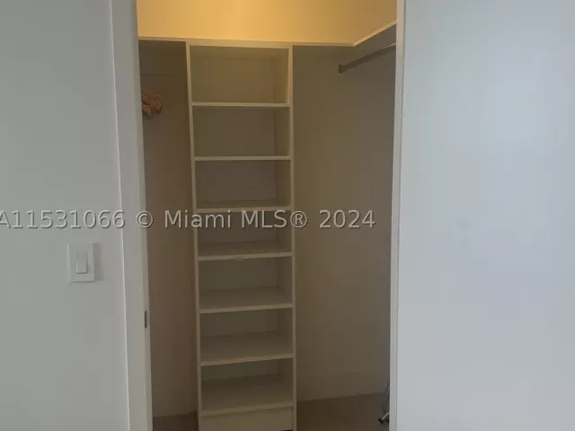 2-bedroom condo for sale in Hollywood - 4010 S Ocean Dr R707 - MondialRealty
