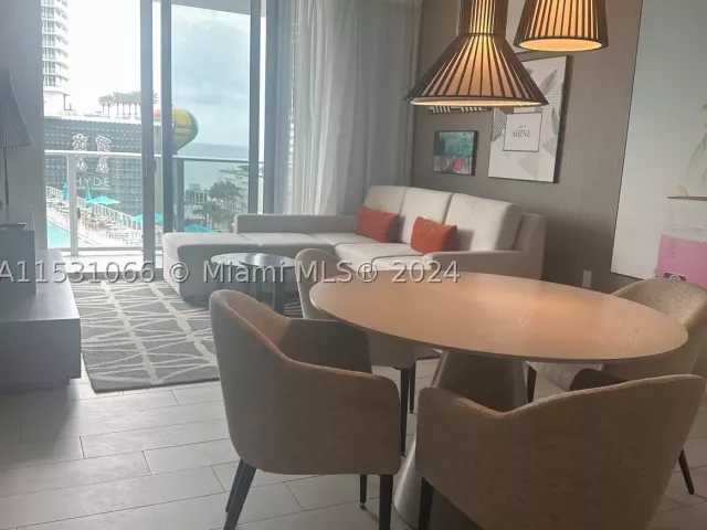 2-bedroom condo for sale in Hollywood - 4010 S Ocean Dr R707 - MondialRealty