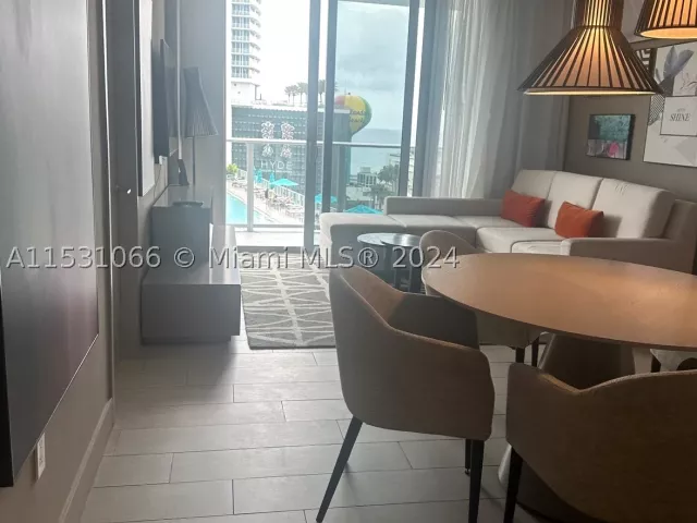 2-bedroom condo for sale in Hollywood - 4010 S Ocean Dr R707 - MondialRealty