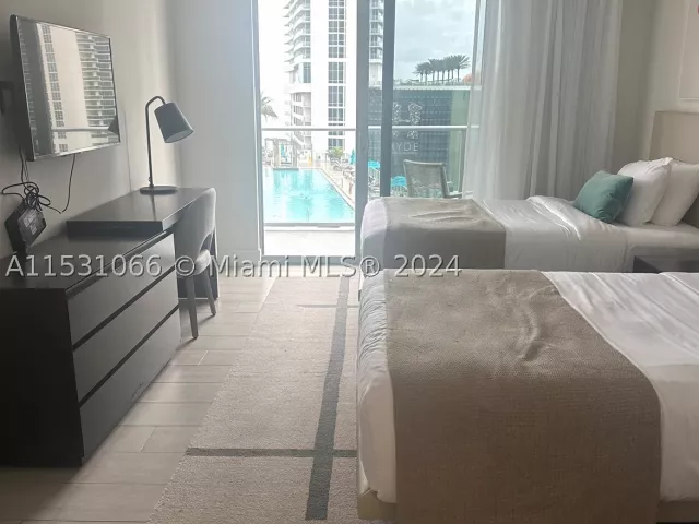 2-bedroom condo for sale in Hollywood - 4010 S Ocean Dr R707 - MondialRealty