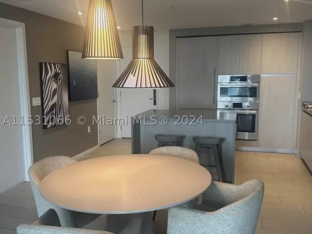 2-bedroom condo for sale in Hollywood - 4010 S Ocean Dr R707 - MondialRealty
