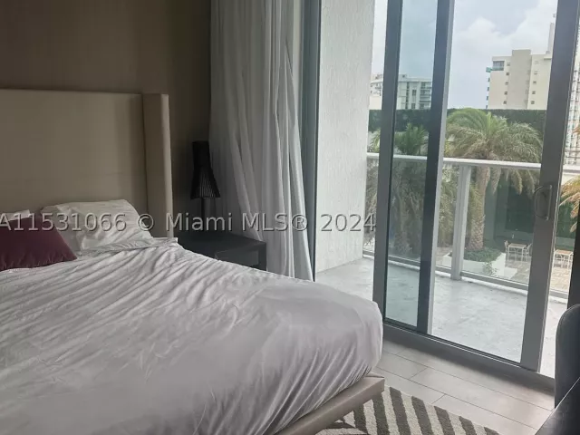 2-bedroom condo for sale in Hollywood - 4010 S Ocean Dr R707 - MondialRealty