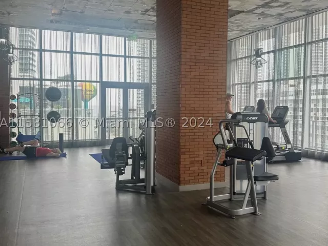2-bedroom condo for sale in Hollywood - 4010 S Ocean Dr R707 - MondialRealty