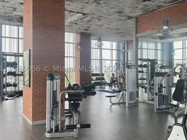 2-bedroom condo for sale in Hollywood - 4010 S Ocean Dr R707 - MondialRealty
