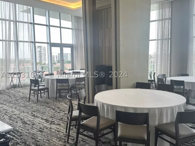 2-bedroom condo for sale in Hollywood - 4010 S Ocean Dr R707 - MondialRealty
