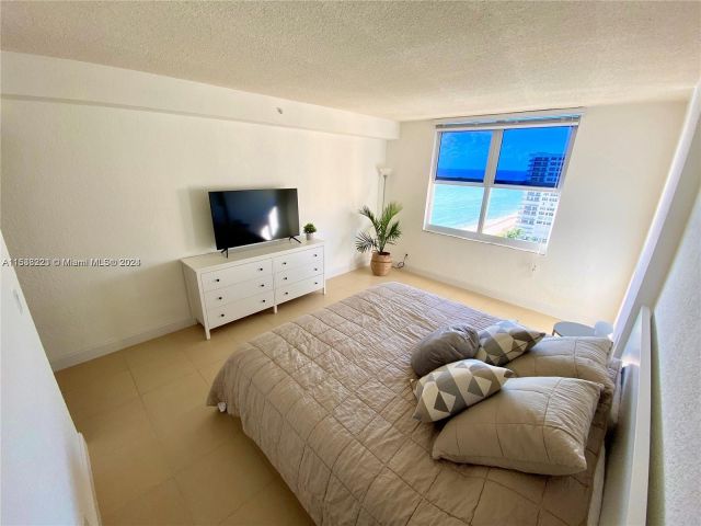 Apartment for rent  Unit # - photo 5006650