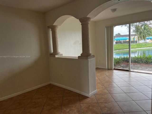 Home for rent at 2612 SE 15th Pl 325 - photo 5003699
