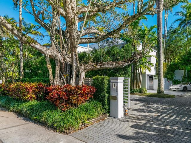 Home for sale at 1880 S Bayshore Dr - photo 5034947