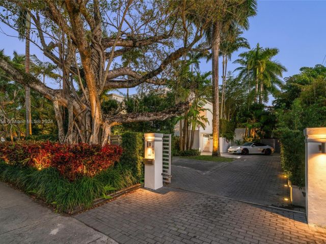 Home for sale at 1880 S Bayshore Dr - photo 5034955