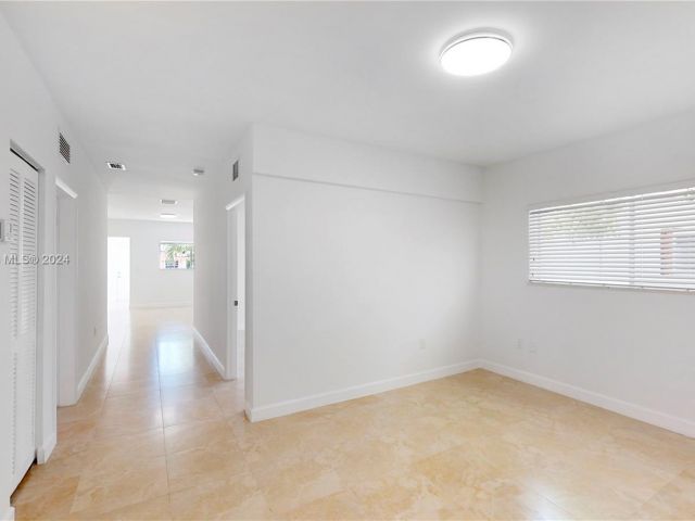 Home for rent at 2915 SW 24 TE - photo 5006460