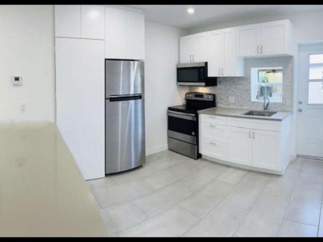 Home for sale at 609 SW 10th Street - photo 5007563