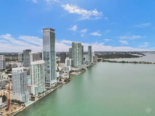 2-bedroom condo for sale in Miami - 700 NE 26th Ter 3505 - MondialRealty