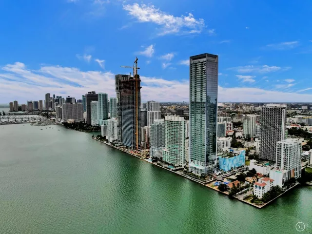 2-bedroom condo for sale in Miami - 700 NE 26th Ter 3505 - MondialRealty