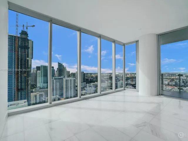 2-bedroom condo for sale in Miami - 700 NE 26th Ter 3505 - MondialRealty