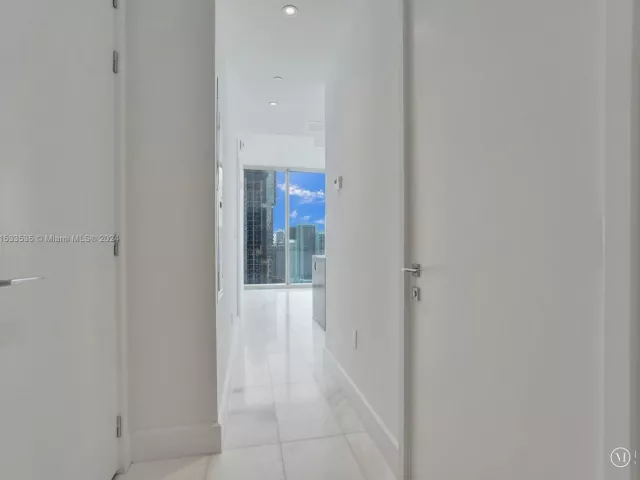 2-bedroom condo for sale in Miami - 700 NE 26th Ter 3505 - MondialRealty
