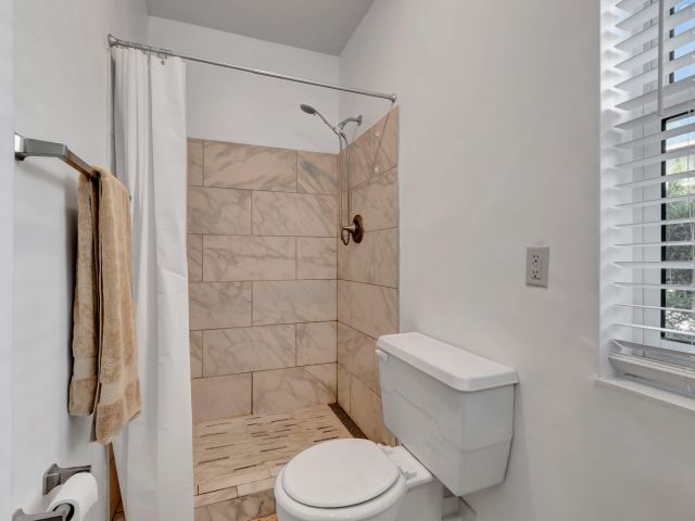 Home for sale at 234 NE 20th Street - photo 5016179