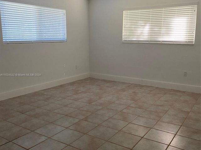 Home for rent at 7415 SW 56th Ave 0 - photo 5010602