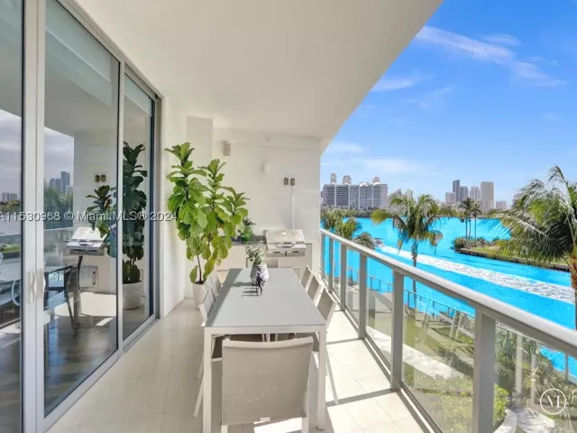 3-bedroom condo for sale in Aventura - 3250 NE 188th St 207 - MondialRealty