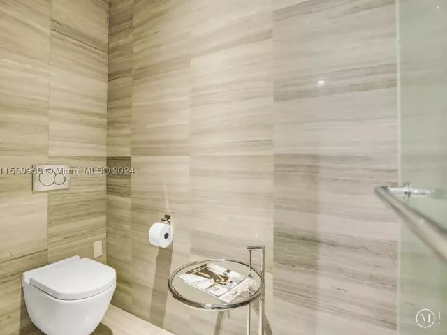 3-bedroom condo for sale in Aventura - 3250 NE 188th St 207 - MondialRealty