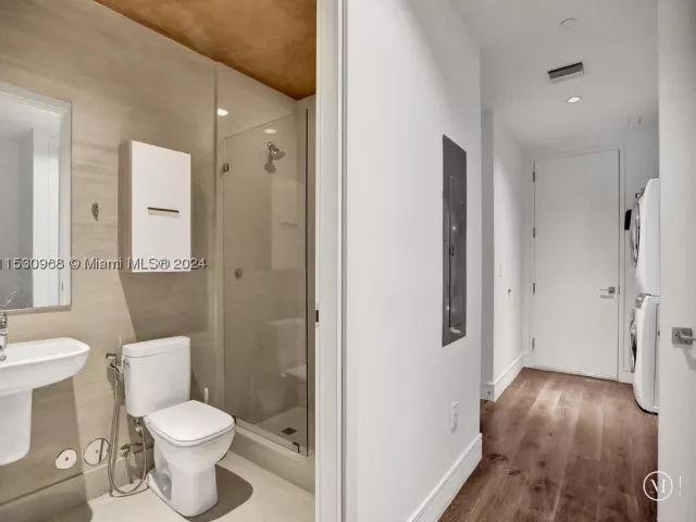 3-bedroom condo for sale in Aventura - 3250 NE 188th St 207 - MondialRealty