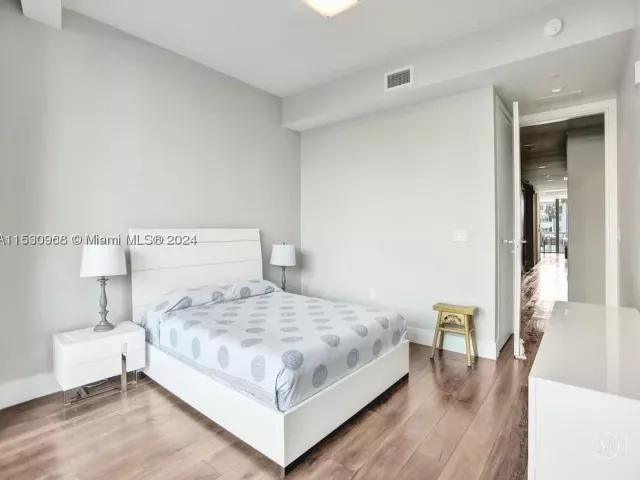 3-bedroom condo for sale in Aventura - 3250 NE 188th St 207 - MondialRealty