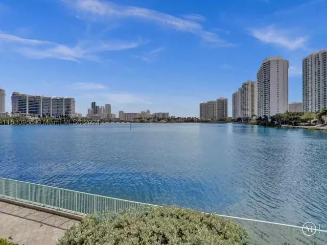 3-bedroom condo for sale in Aventura - 3250 NE 188th St 207 - MondialRealty