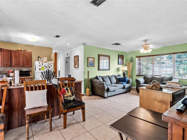 Home for sale at 3301 SW 98th Ave - photo 5012398