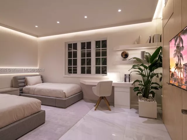 3-bedroom condo for rent in Miami Beach - 19115 Fisher Island Dr 19115 - MondialRealty