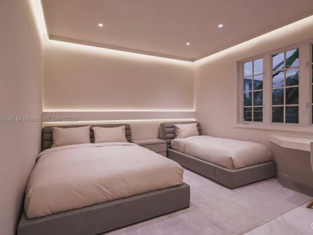 3-bedroom condo for rent in Miami Beach - 19115 Fisher Island Dr 19115 - MondialRealty