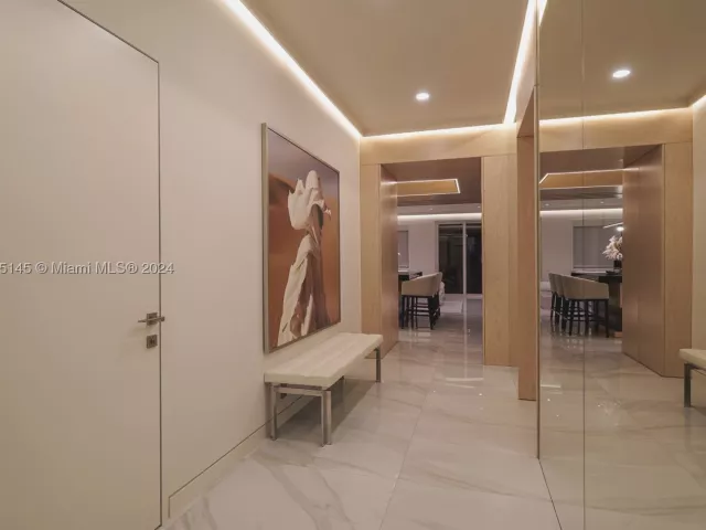 3-bedroom condo for rent in Miami Beach - 19115 Fisher Island Dr 19115 - MondialRealty
