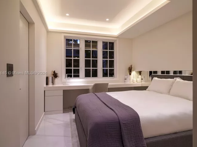 3-bedroom condo for rent in Miami Beach - 19115 Fisher Island Dr 19115 - MondialRealty
