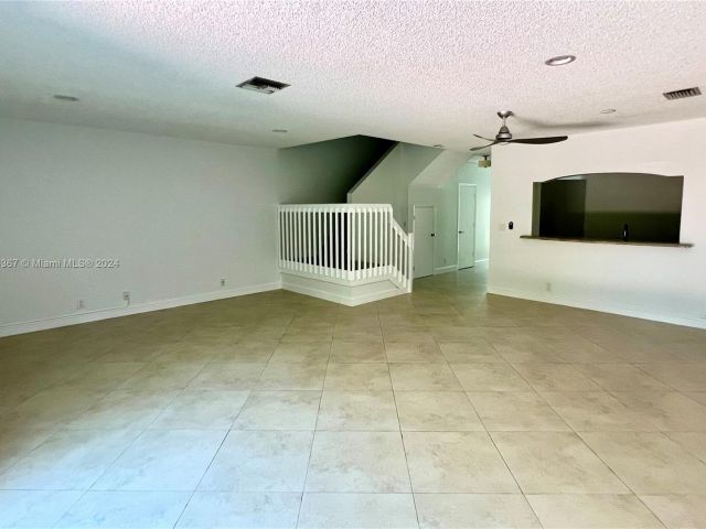 Home for rent at 607 NE 16th Ter 607 - photo 5115640